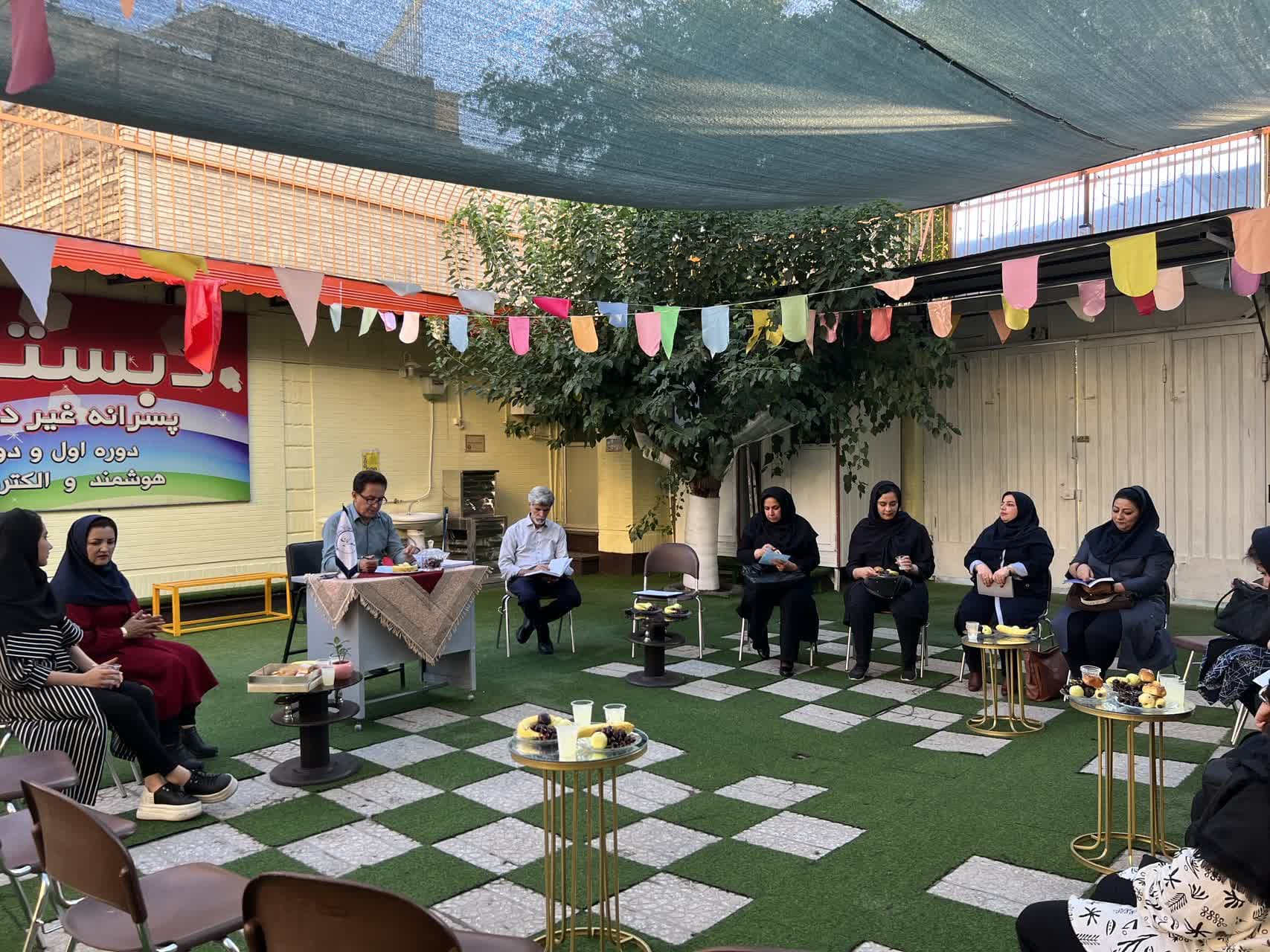 جلسه شورای آموزگاران